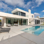 Exklusive Neubau-Villa in Puig de Ros: Luxusleben mit Blick auf die Bucht von Palma