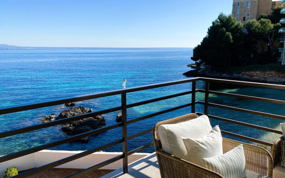 Exclusive Beachfront Apartment with Sea View in Prime Location, Mallorca -SOLD-